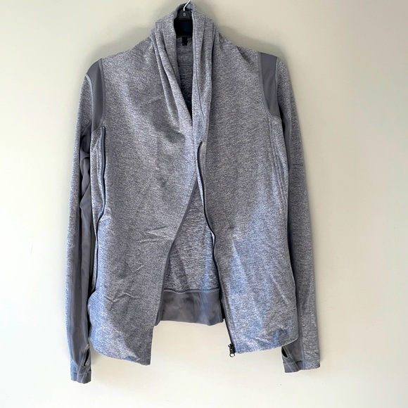 Lululemon wrap size 6 - Picture 3 of 4